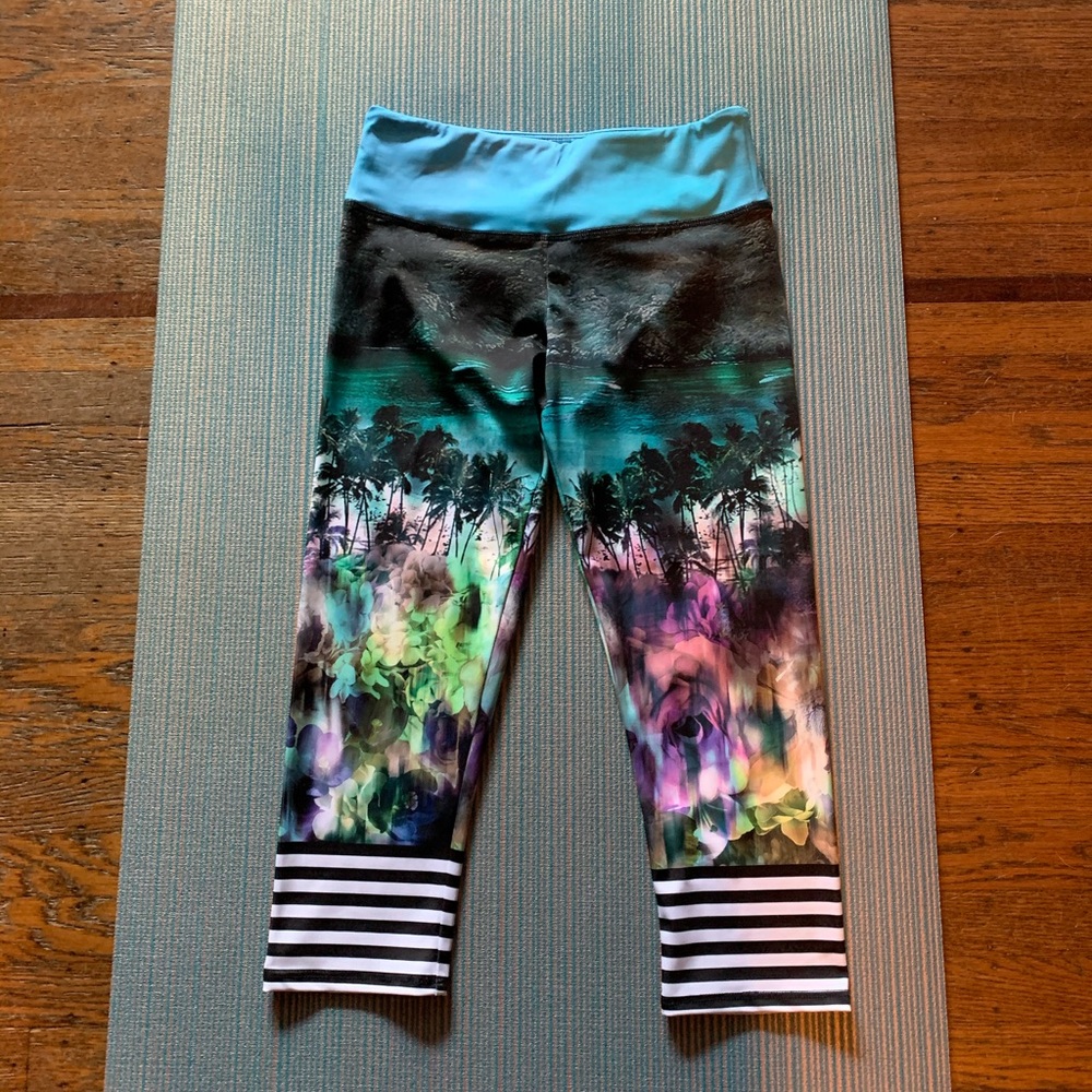 Onzie Capri Leggings - S/M